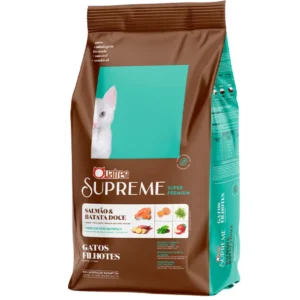 Pacote de ração de gato marrom com detalhes em azul para representar a palavra-chave quatree supreme gatos filhotes salmão e batata doce.