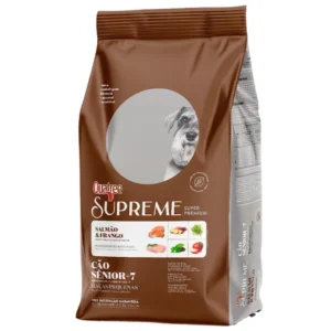 Pacote de ração de cachorro marrom com detalhes lilás para representar a palavra-chave quatree supreme senior raças pequenas salmão e frango.