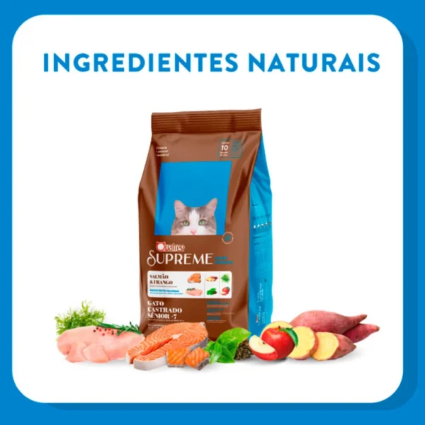 Pacote de ração para gatos na cor marrom com detalhes em azul para representar a palavra-chave ração quatree supreme gatos castrados.
