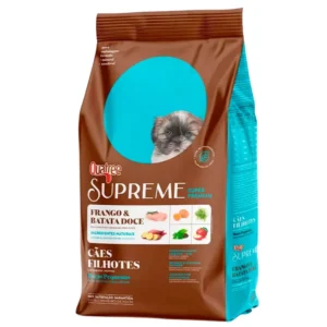 Pacote de ração de cachorro marrom com detalhes em azul claro para representar a palavra-chave ração quatree supreme raças pequenas.