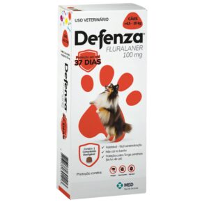 Embalagem na cor branca com detalhes em vermelho para representar a palavra-chave Defenza Antipulgas