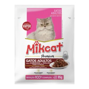Sache de ração para gatos na cor branca com detalhes em vermelho e marrom para representar a palavra-chave Sache Mikcat Adultos Cordeiro 85g